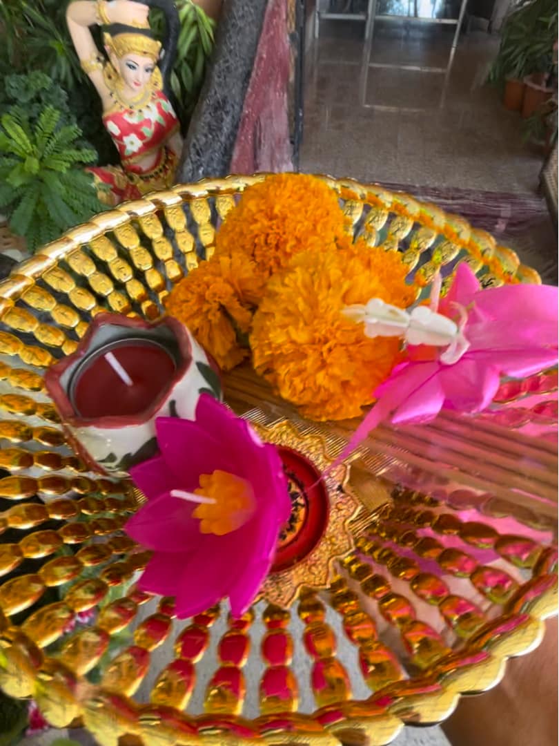pattaya temple-red-sealing