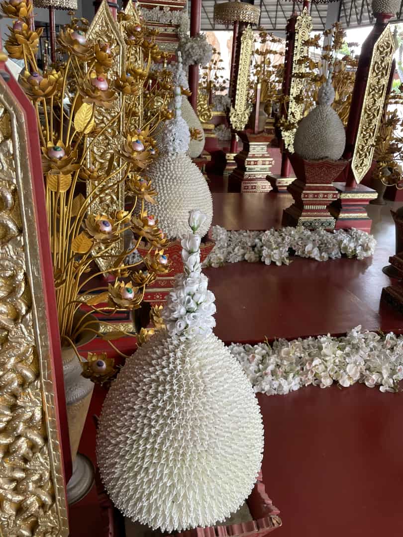 pattaya temple-white-egg