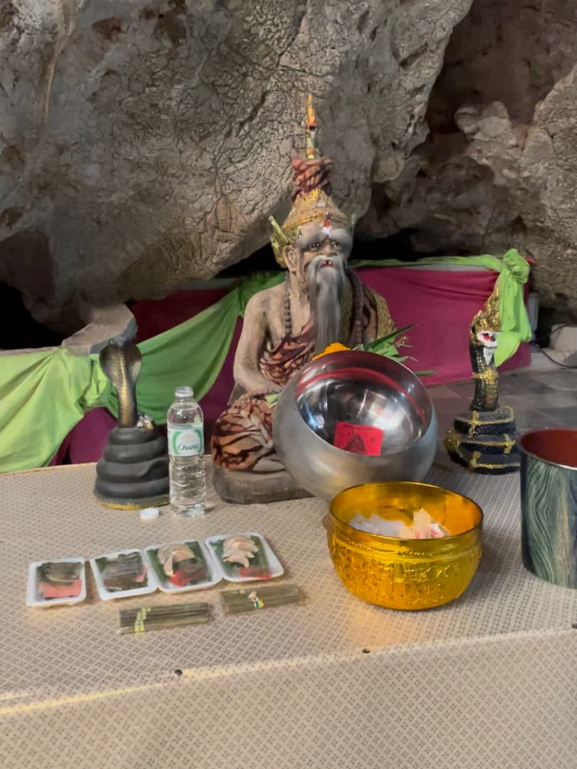 pattaya temple-old-figure